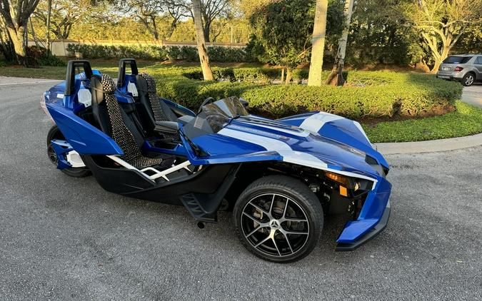 2016 Polaris Slingshot® Reverse Trike SL LE Blue Fire