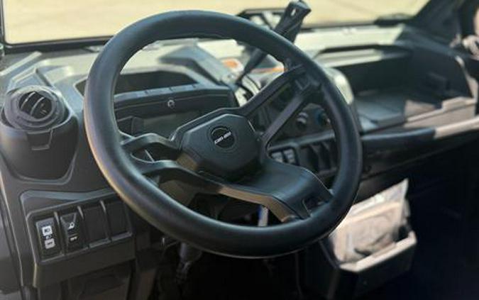 2025 Can-Am Defender DPS CAB