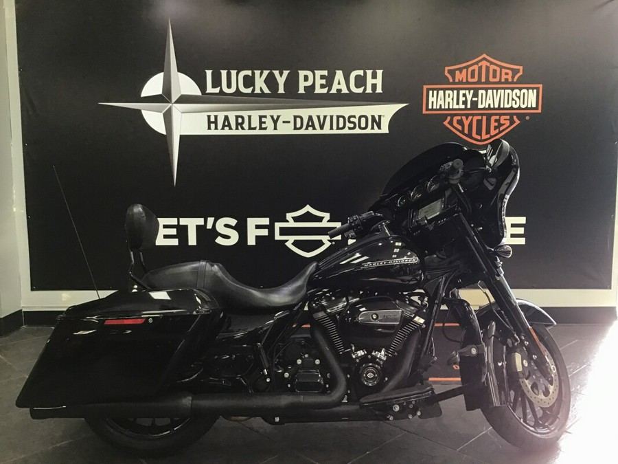 2018 Harley-Davidson® Street Glide® Special Vivid Black