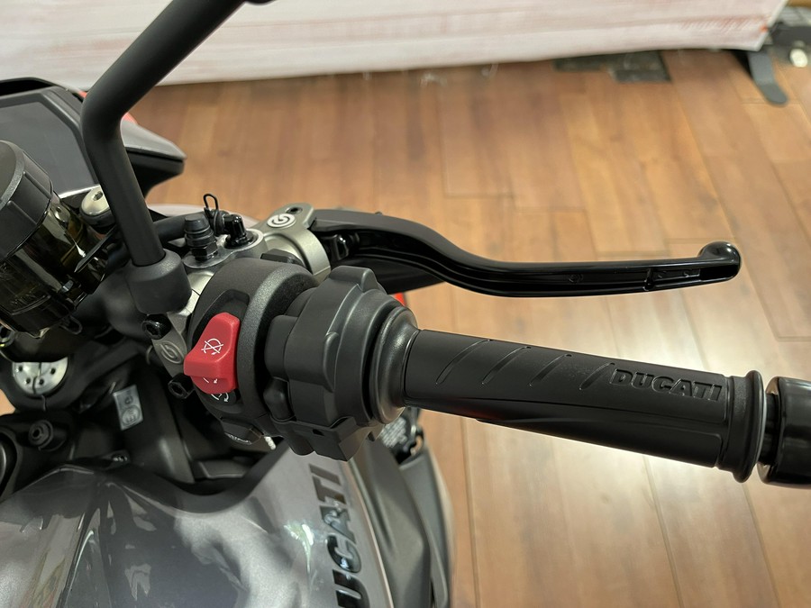 2026 Ducati MONSTER 896 PLUS V2