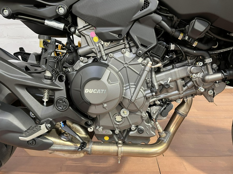 2026 Ducati MONSTER 896 PLUS V2