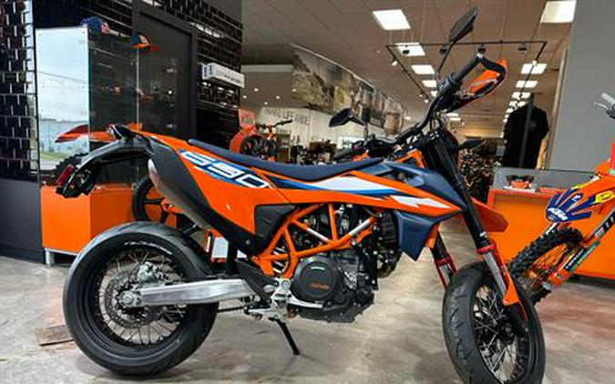 2024 KTM 690 SMC R