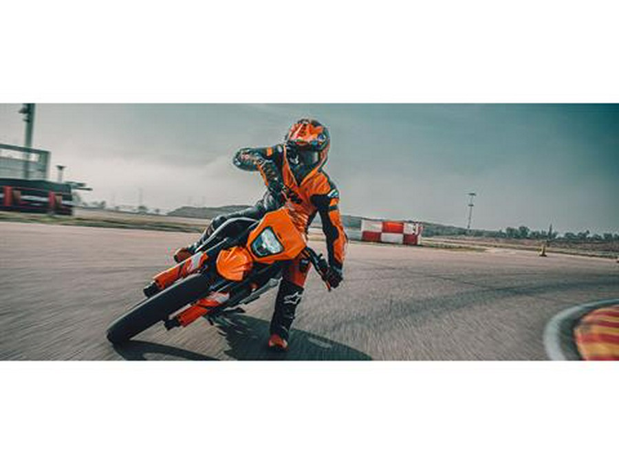 2026 KTM 390 SMC R