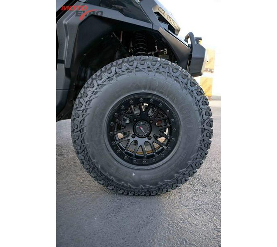 2026 Can-Am® Defender MAX XT CAB HD11 With 10.25 in.display