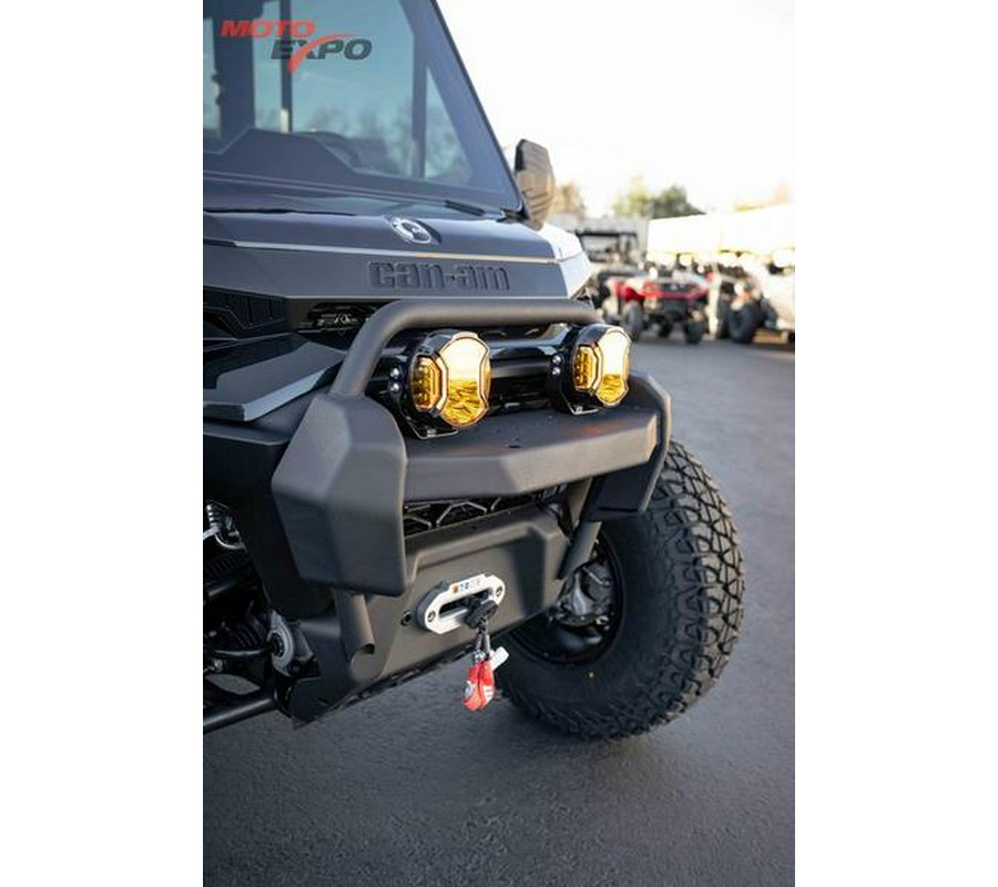 2026 Can-Am® Defender MAX XT CAB HD11 With 10.25 in.display