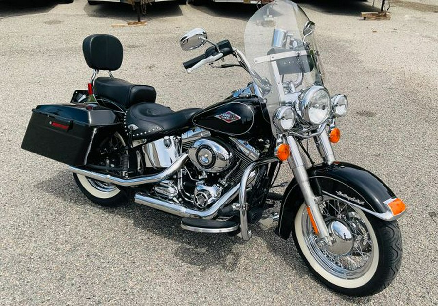 2015 FLSTC HERITAGE SOFTAIL CLASSIC - Harley-Davidson®