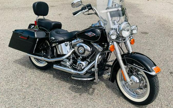 2015 FLSTC HERITAGE SOFTAIL CLASSIC - Harley-Davidson®