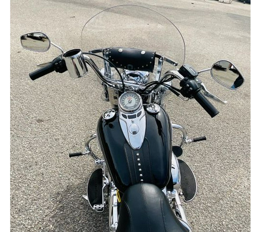 2015 FLSTC HERITAGE SOFTAIL CLASSIC - Harley-Davidson®