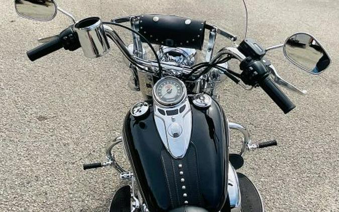 2015 FLSTC HERITAGE SOFTAIL CLASSIC - Harley-Davidson®