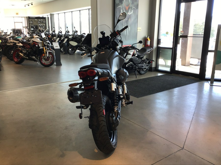2025 Moto Guzzi V85 Strada