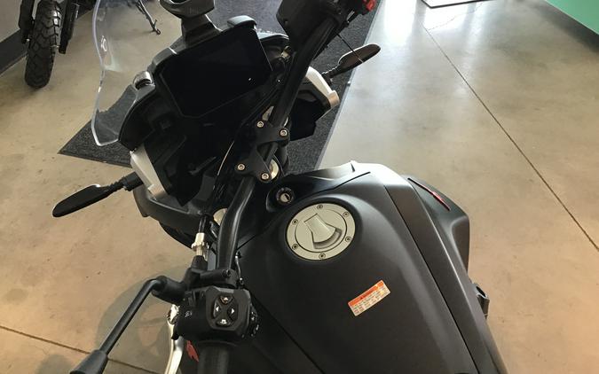 2025 Moto Guzzi V85 Strada