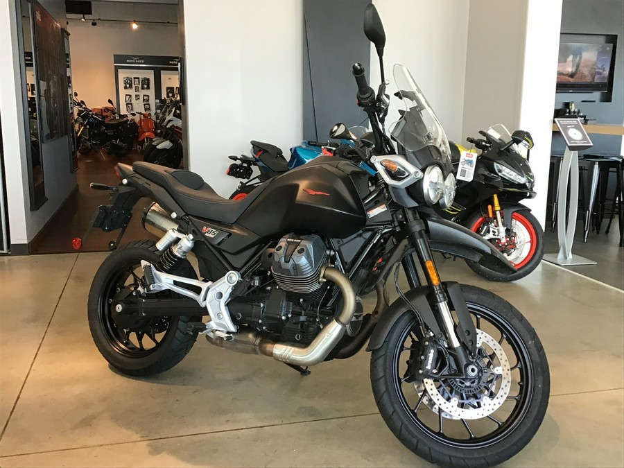 2025 Moto Guzzi V85 Strada