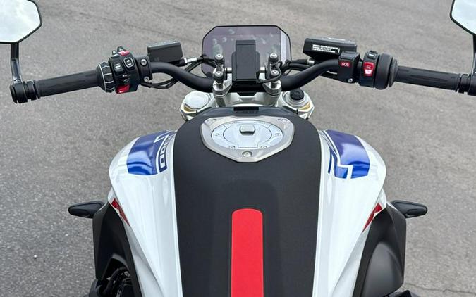 2026 BMW R 1300 R
