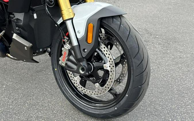 2026 BMW R 1300 R