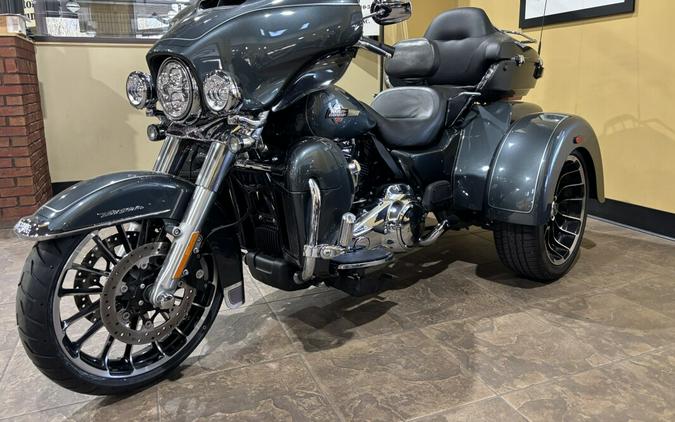 2025 Harley-Davidson® Tri Glide® Ultra Iron Horse Metallic