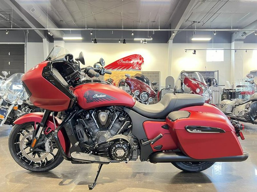 2024 Indian Motorcycle® Challenger® Dark Horse® w/PowerBand Audio Pkg Sunset Red Smoke