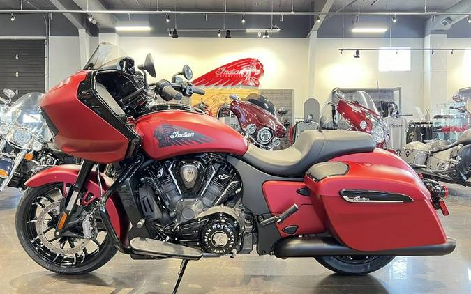 2024 Indian Motorcycle® Challenger® Dark Horse® w/PowerBand Audio Pkg Sunset Red Smoke