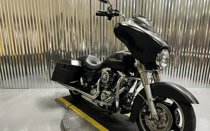 2011 Harley-Davidson FLHX - Street Glide