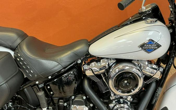 2025 Harley-Davidson® FLHC - Heritage Classic