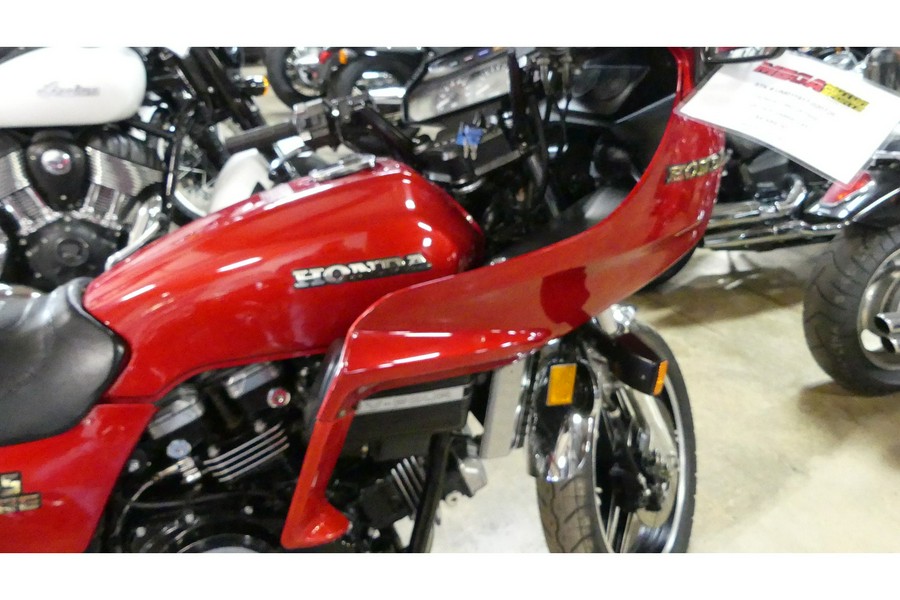 1982 VF 750S SABRE V45 - Honda