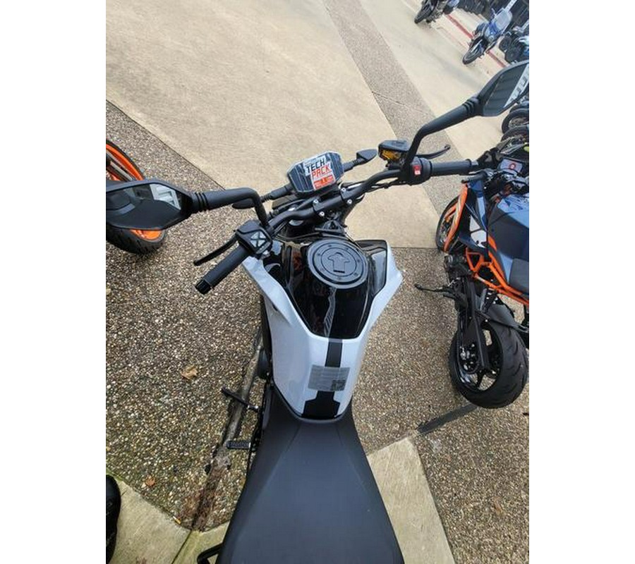 2024 KTM 790 Duke