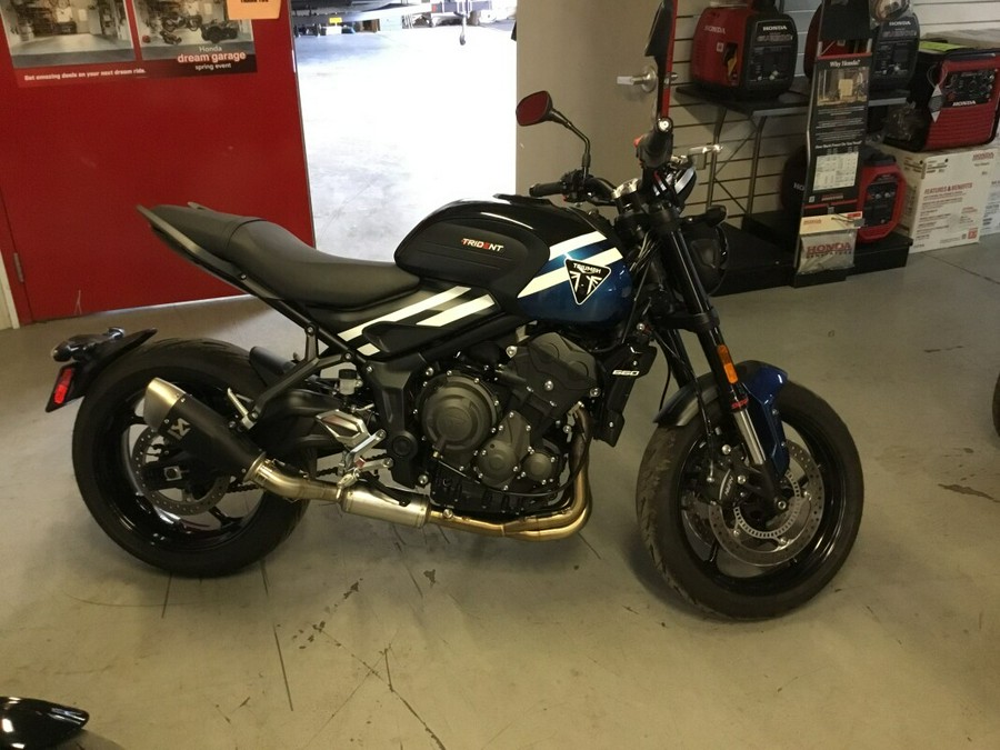 2025 Triumph Trident 660 Jet Black