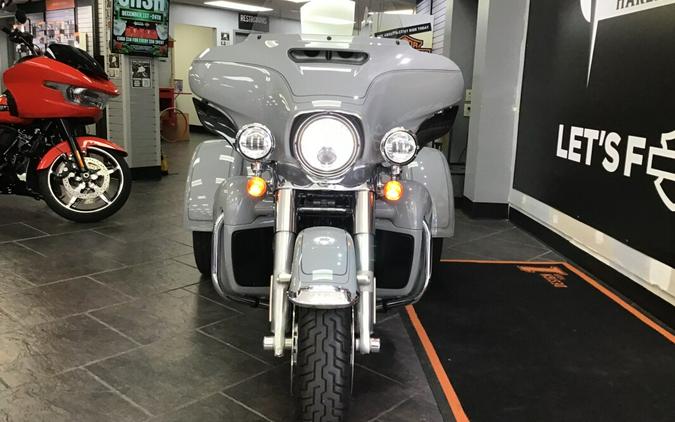 2024 Harley-Davidson® Tri Glide® Ultra Billiard Gray
