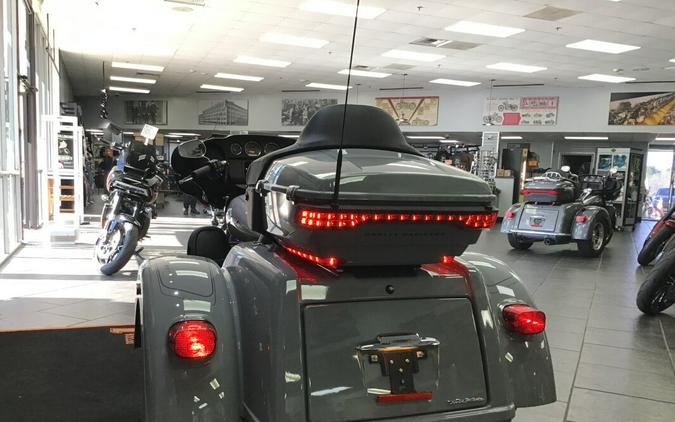 2024 Harley-Davidson® Tri Glide® Ultra Billiard Gray