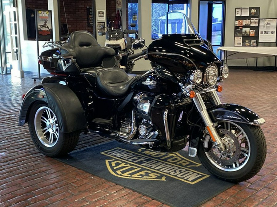 2017 Harley-Davidson Trike FLHTCUTG - Tri Glide Ultra