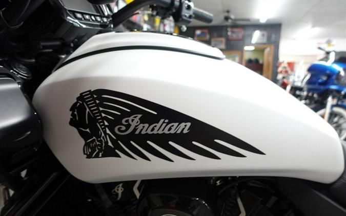 2021 Indian Challenger Dark Horse