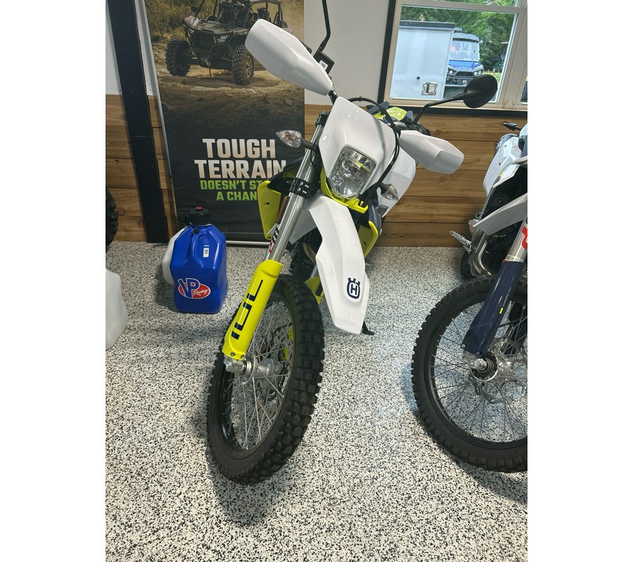 2024 Husqvarna Enduro 701