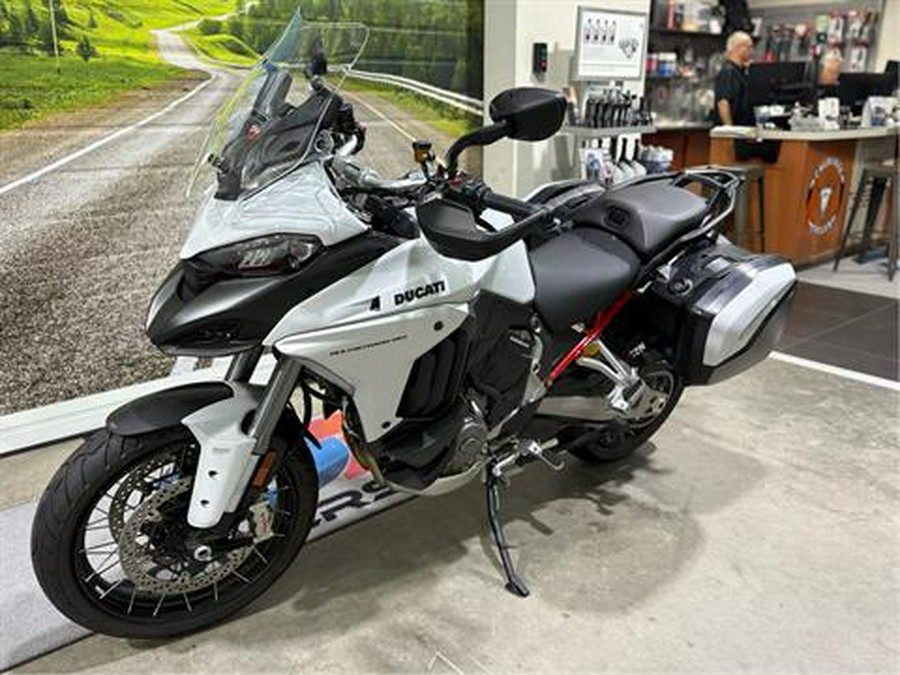 2024 Ducati Multistrada V4 S Travel & Radar Spoked Wheels