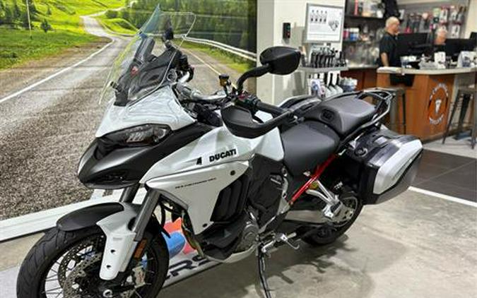 2024 Ducati Multistrada V4 S Travel & Radar Spoked Wheels