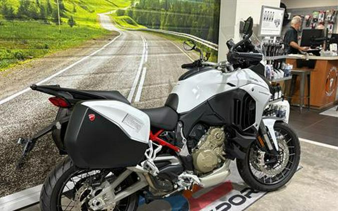 2024 Ducati Multistrada V4 S Travel & Radar Spoked Wheels