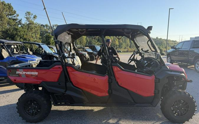 2023 Honda® Pioneer 1000-6 Deluxe Crew