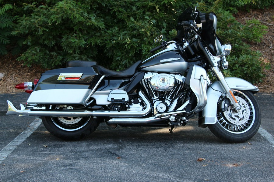 2013 Harley-Davidson® FLHTK