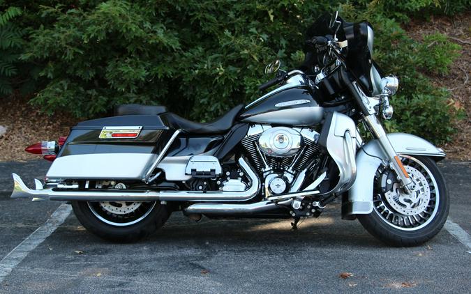 2013 Harley-Davidson® FLHTK