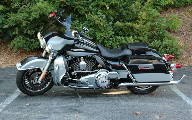 2013 Harley-Davidson® FLHTK