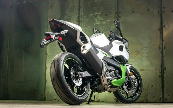 2024 Kawasaki Ninja® 7 Hybrid ABS