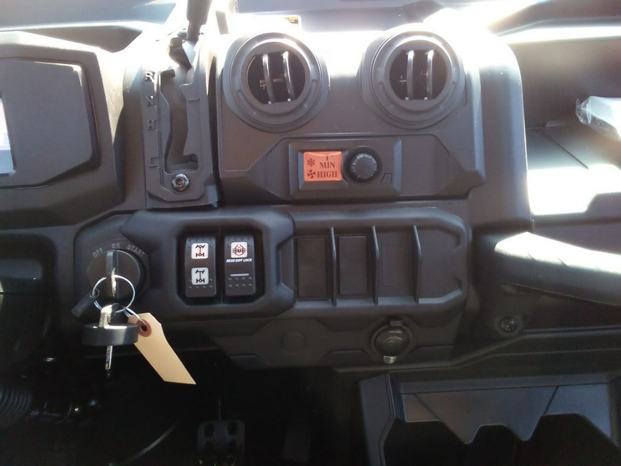 2026 Can-Am Defender MAX DPS CAB HD10