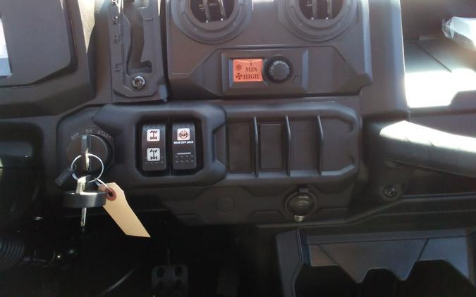 2026 Can-Am Defender MAX DPS CAB HD10