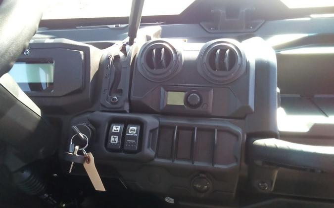 2026 Can-Am Defender MAX DPS CAB HD10