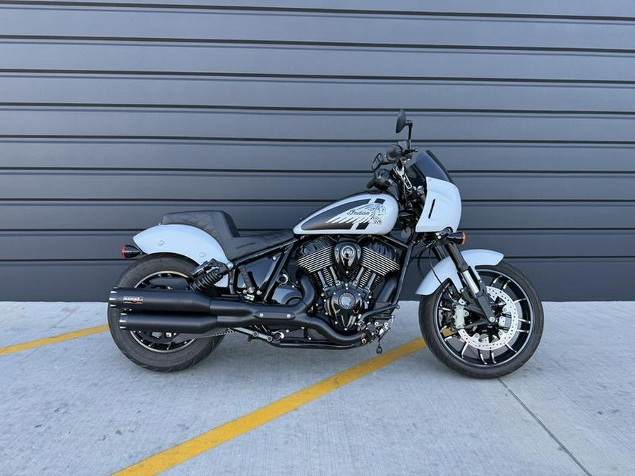 2025 Indian Motorcycle® Sport Chief Ghost White Metallic Smoke