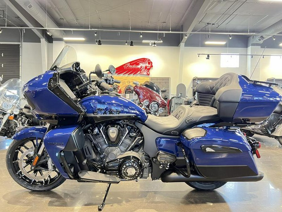 2024 Indian Motorcycle® Pursuit® Dark Horse® with PowerBand Audio Package Springfield Blue