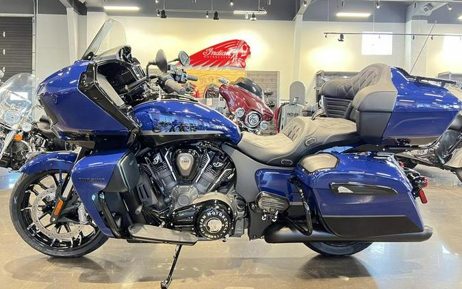 2024 Indian Motorcycle® Pursuit® Dark Horse® with PowerBand Audio Package Springfield Blue