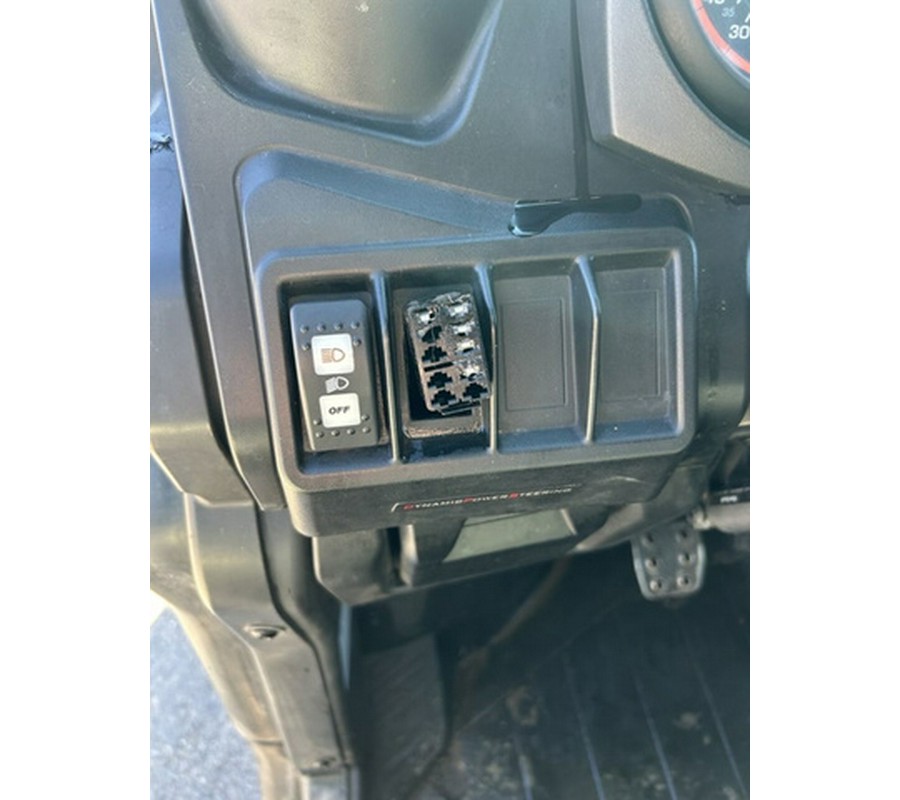 2018 Can-Am Defender HD 10