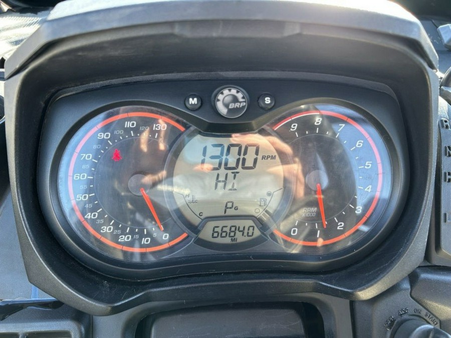 2018 Can-Am Defender HD 10