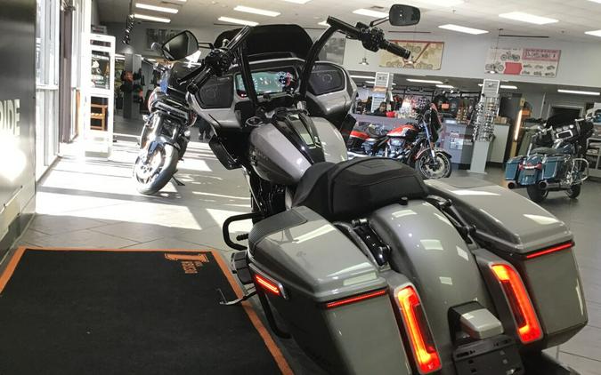 2023 Harley-Davidson® CVO™ Road Glide® Dark Platinum w/Pinstripe