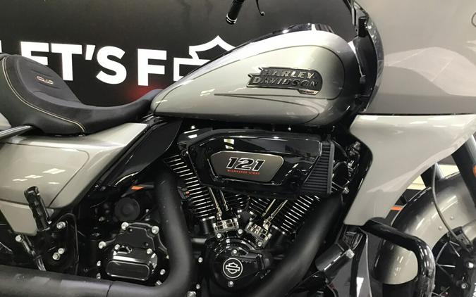 2023 Harley-Davidson® CVO™ Road Glide® Dark Platinum w/Pinstripe