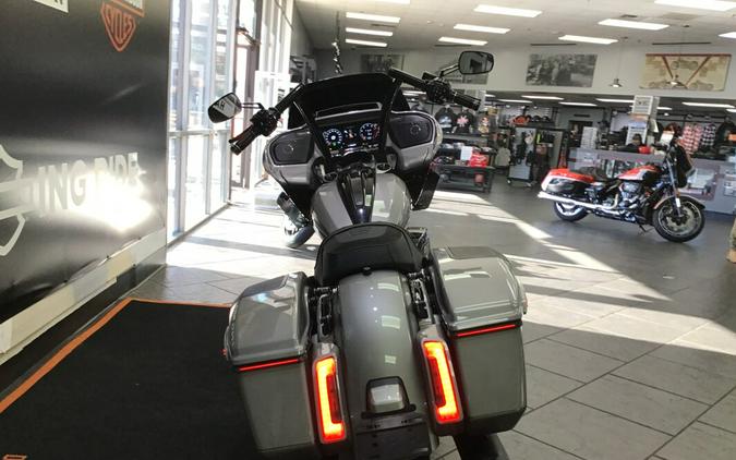2023 Harley-Davidson® CVO™ Road Glide® Dark Platinum w/Pinstripe